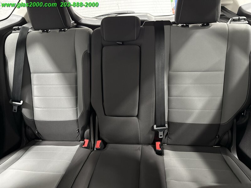 2016 Ford C-Max Hybrid SE - Photo 18 - Bethany, CT 06524