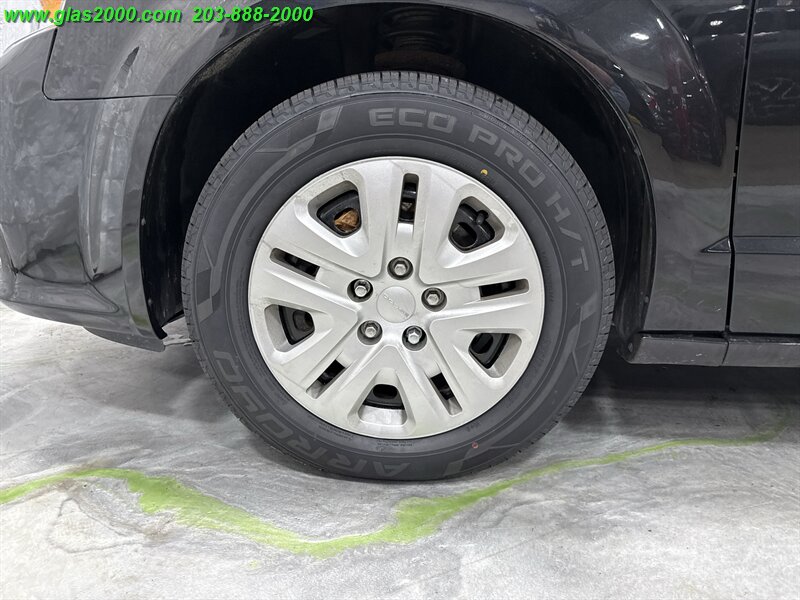 2018 Dodge Grand Caravan SE - Photo 16 - Bethany, CT 06524