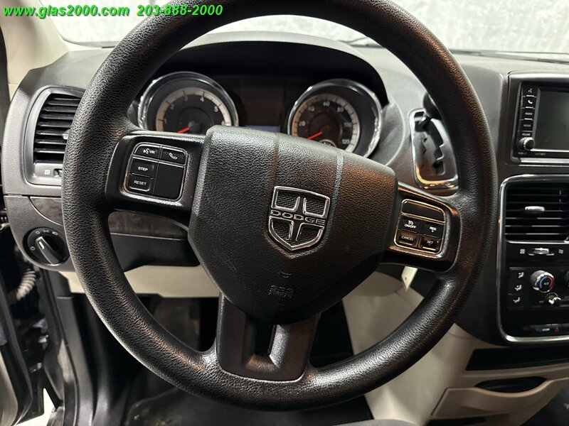 2018 Dodge Grand Caravan SE - Photo 3 - Bethany, CT 06524