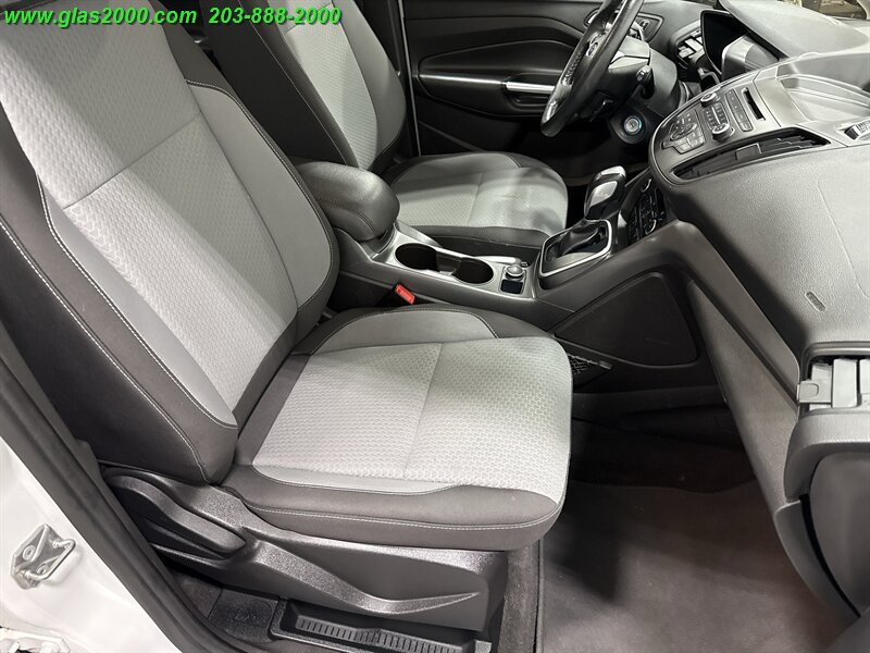 2017 Ford C-Max SE - Photo 5 - Bethany, CT 06524