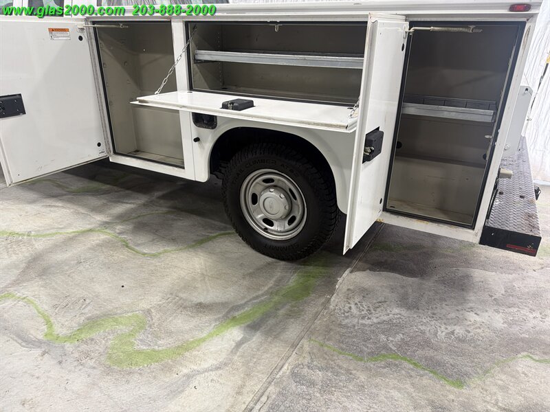 2015 Ford F-250 Super Duty XL - Photo 9 - Bethany, CT 06524