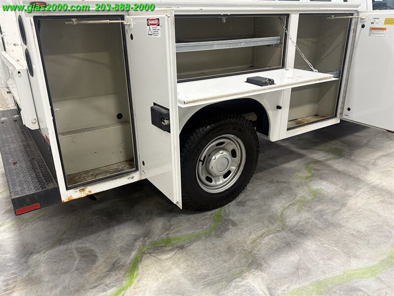 2015 Ford F-250 Super Duty XL - Photo 10 - Bethany, CT 06524