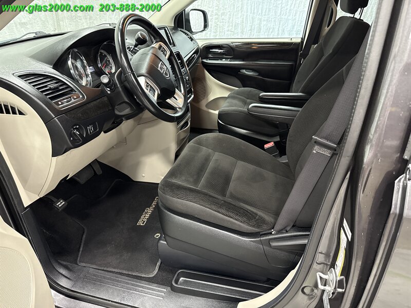 2017 Dodge Grand Caravan SE   - Photo 3 - Bethany, CT 06524