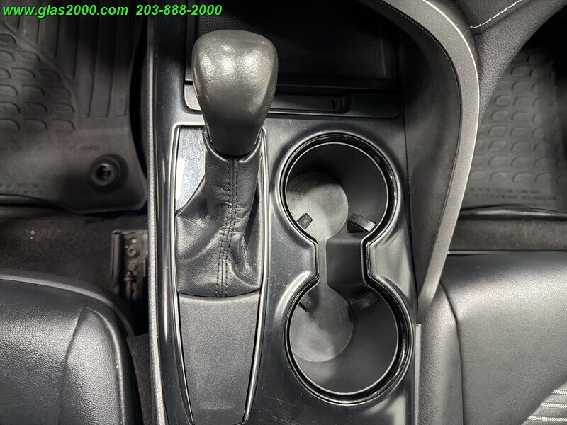 2019 Toyota Camry L - Photo 17 - Bethany, CT 06524