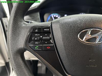 2016 Hyundai SONATA Hybrid SE   - Photo 21 - Bethany, CT 06524
