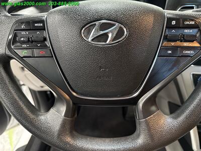 2016 Hyundai SONATA Hybrid SE   - Photo 22 - Bethany, CT 06524