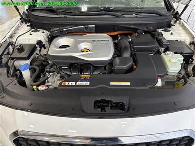 2016 Hyundai SONATA Hybrid SE   - Photo 12 - Bethany, CT 06524