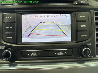 2016 Hyundai SONATA Hybrid SE   - Photo 11 - Bethany, CT 06524