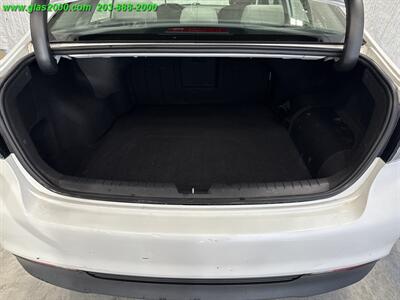 2016 Hyundai SONATA Hybrid SE   - Photo 15 - Bethany, CT 06524