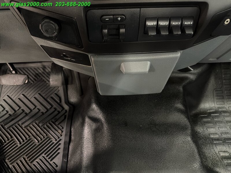 2015 Ford F-350 Super Duty XL - Photo 28 - Bethany, CT 06524