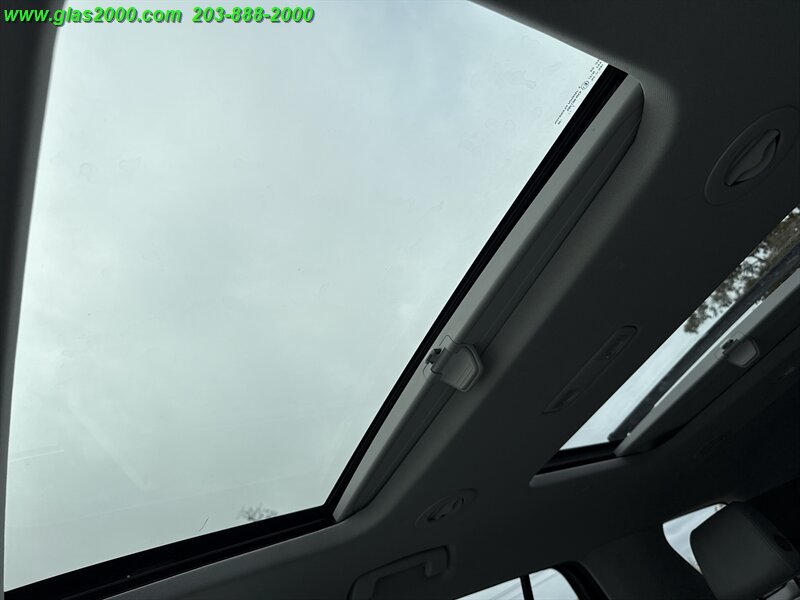 2018 Chevrolet Traverse 3LT   - Photo 12 - Bethany, CT 06524