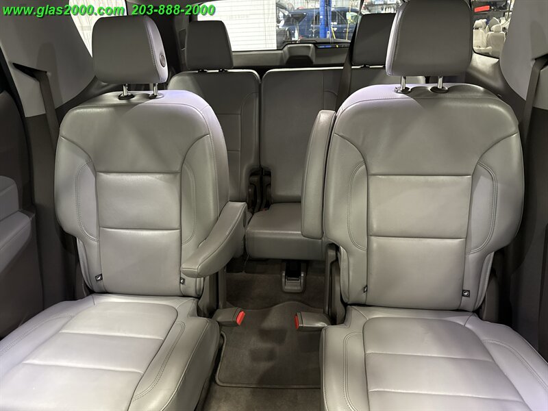 2018 Chevrolet Traverse 3LT   - Photo 16 - Bethany, CT 06524