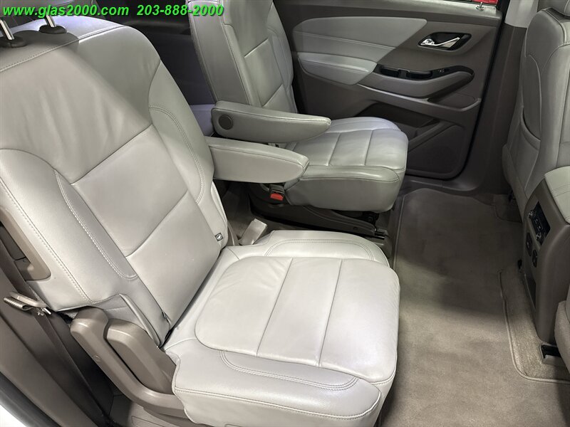 2018 Chevrolet Traverse 3LT   - Photo 10 - Bethany, CT 06524