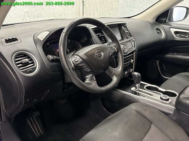 2019 Nissan Pathfinder S - Photo 3 - Bethany, CT 06524