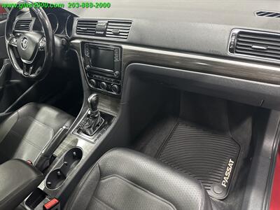 2018 Volkswagen Passat 2.0T SE   - Photo 4 - Bethany, CT 06524