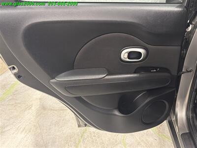 2019 Kia Soul +   - Photo 21 - Bethany, CT 06524