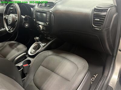 2019 Kia Soul +   - Photo 5 - Bethany, CT 06524
