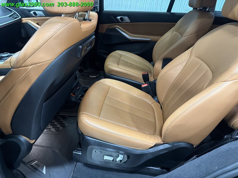 2022 BMW X7 xDrive40i - Photo 9 - Bethany, CT 06524