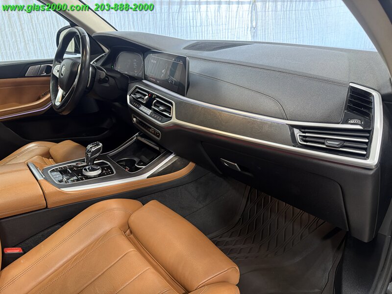 2022 BMW X7 xDrive40i - Photo 5 - Bethany, CT 06524