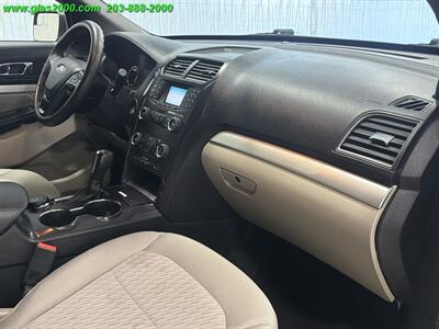 2018 Ford Explorer   - Photo 5 - Bethany, CT 06524