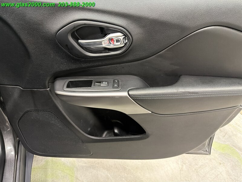 2021 Jeep Cherokee Latitude Plus - Photo 26 - Bethany, CT 06524