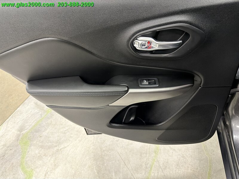 2021 Jeep Cherokee Latitude Plus - Photo 28 - Bethany, CT 06524