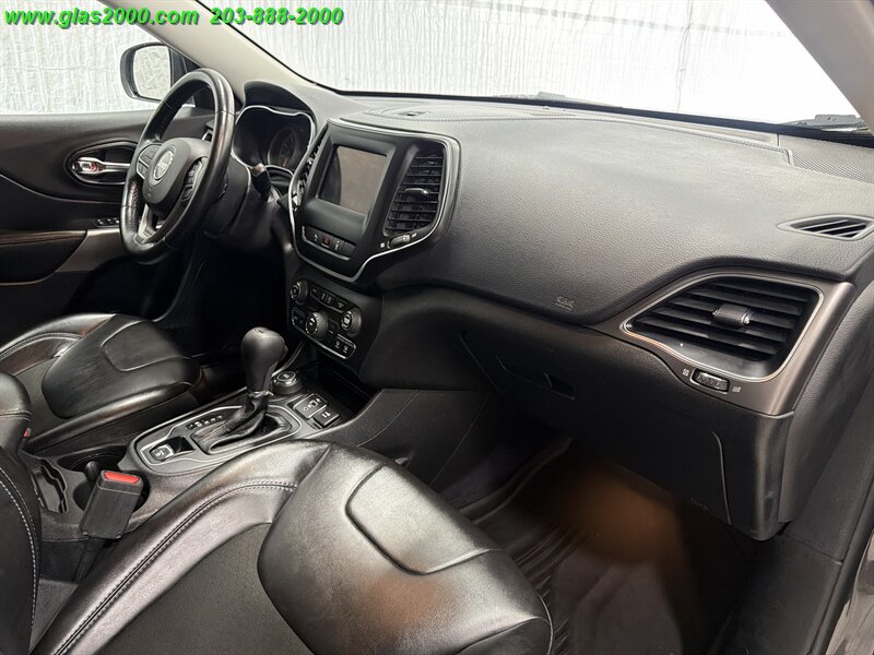2021 Jeep Cherokee Latitude Plus - Photo 5 - Bethany, CT 06524