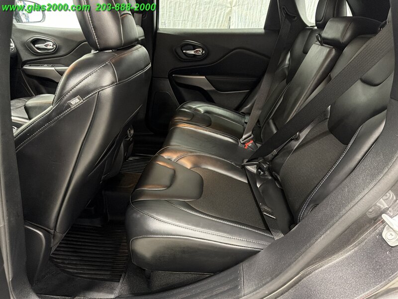 2021 Jeep Cherokee Latitude Plus - Photo 9 - Bethany, CT 06524
