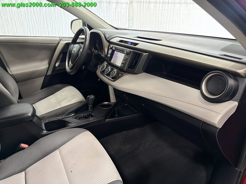 2013 Toyota RAV4 LE - Photo 5 - Bethany, CT 06524
