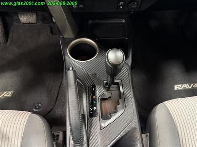 2013 Toyota RAV4 LE - Photo 27 - Bethany, CT 06524