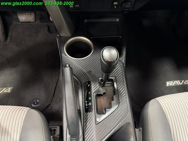 2013 Toyota RAV4 LE - Photo 27 - Bethany, CT 06524