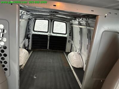 2016 Chevrolet Express Work Van Cargo   - Photo 16 - Bethany, CT 06524