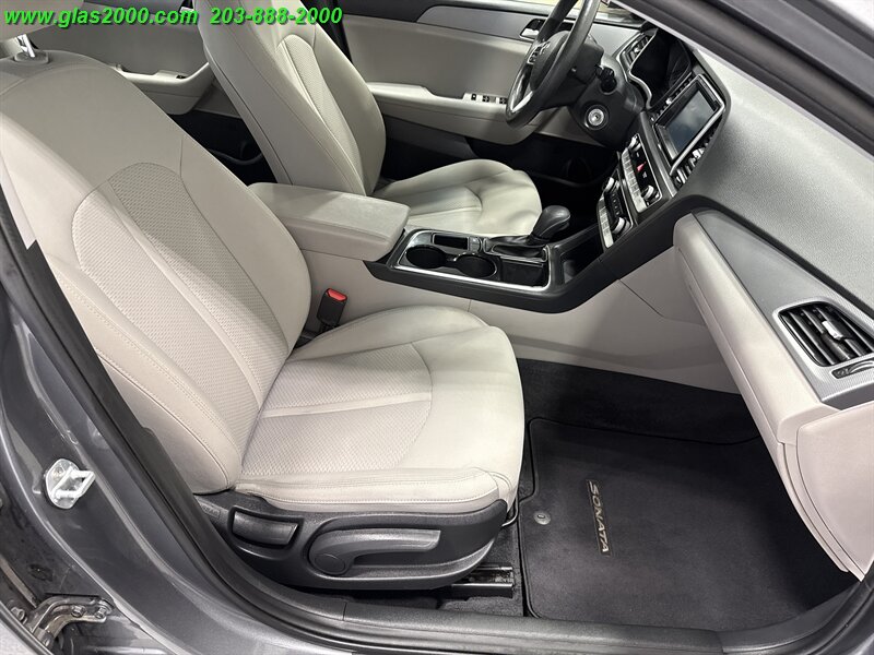 2019 Hyundai Sonata ECO   - Photo 5 - Bethany, CT 06524