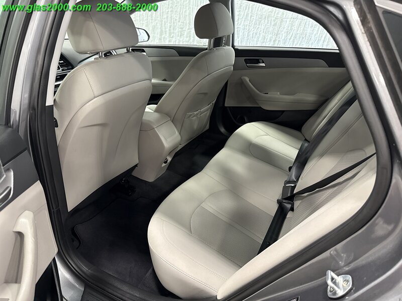 2019 Hyundai Sonata ECO   - Photo 9 - Bethany, CT 06524