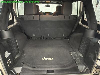 2017 Jeep Wrangler Unlimited Sahara   - Photo 15 - Bethany, CT 06524