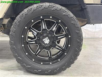 2017 Jeep Wrangler Unlimited Sahara   - Photo 16 - Bethany, CT 06524