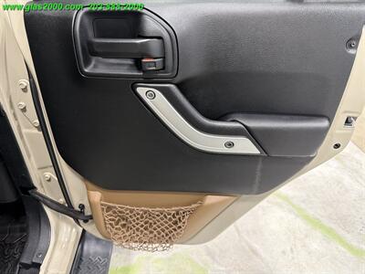 2017 Jeep Wrangler Unlimited Sahara   - Photo 28 - Bethany, CT 06524