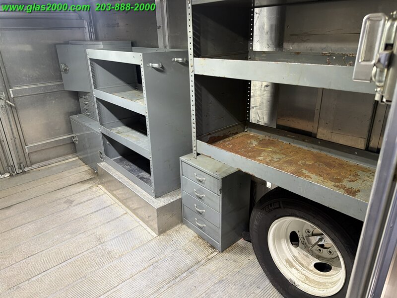 2014 Ford E-Series Van - Photo 9 - Bethany, CT 06524