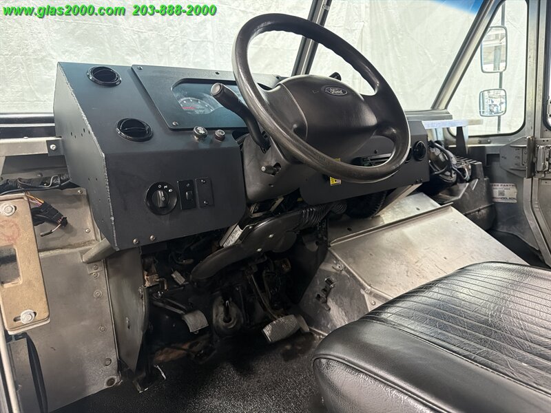 2014 Ford E-Series Van - Photo 3 - Bethany, CT 06524
