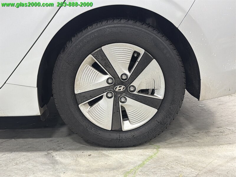 2018 Hyundai IONIQ Hybrid Blue - Photo 16 - Bethany, CT 06524