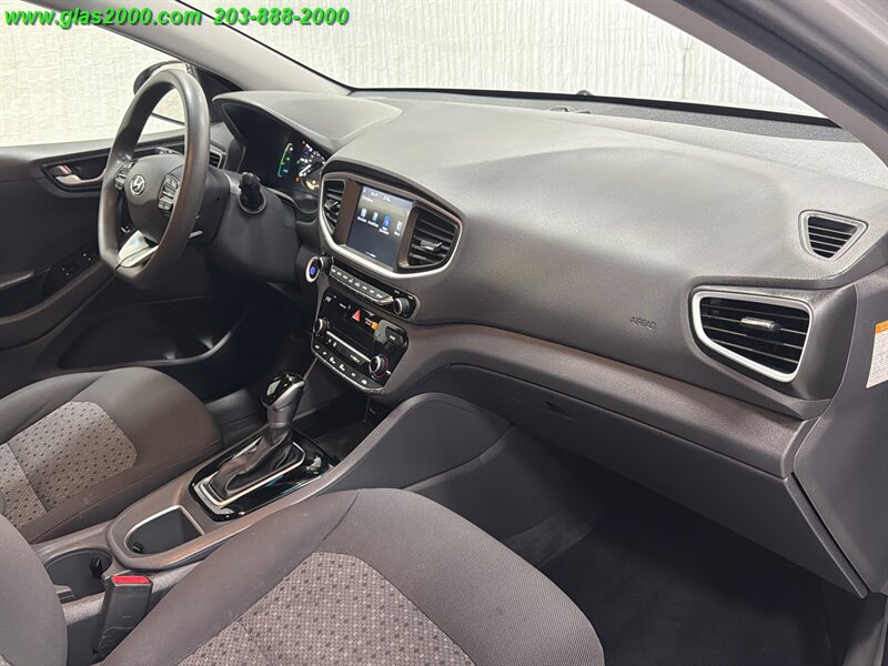 2018 Hyundai IONIQ Hybrid Blue - Photo 5 - Bethany, CT 06524