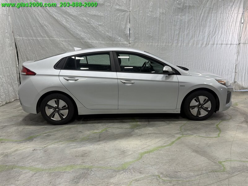 2018 Hyundai IONIQ Hybrid Blue - Photo 14 - Bethany, CT 06524