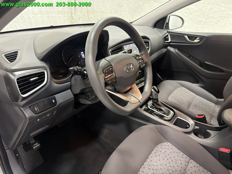 2018 Hyundai IONIQ Hybrid Blue - Photo 3 - Bethany, CT 06524