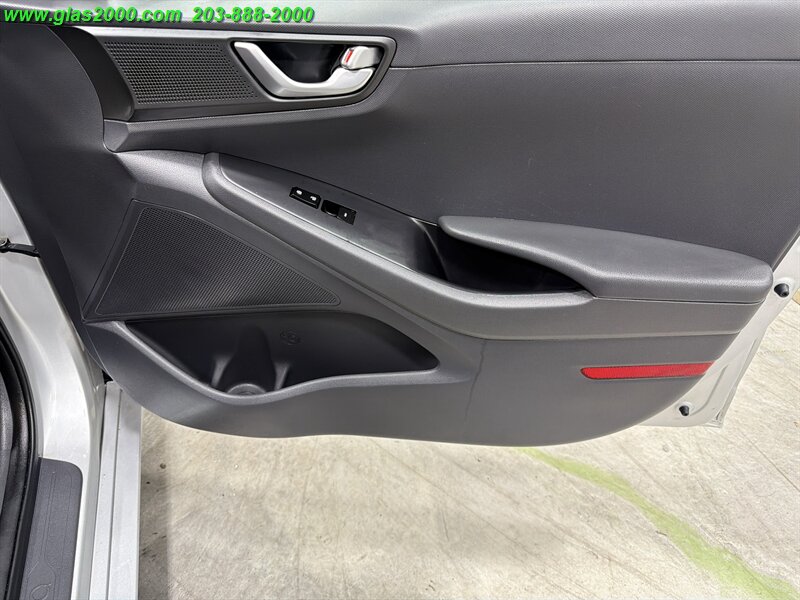 2018 Hyundai IONIQ Hybrid Blue - Photo 29 - Bethany, CT 06524