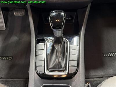 2021 Hyundai IONIQ Hybrid Blue   - Photo 18 - Bethany, CT 06524