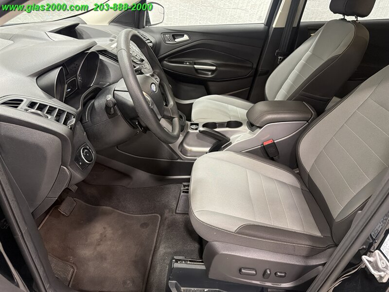 2016 Ford Escape SE - Photo 23 - Bethany, CT 06524