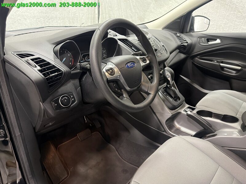 2016 Ford Escape SE - Photo 3 - Bethany, CT 06524