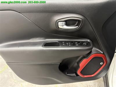 2016 Jeep Renegade Trailhawk   - Photo 26 - Bethany, CT 06524