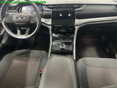 2023 Jeep Grand Cherokee Laredo   - Photo 6 - Bethany, CT 06524