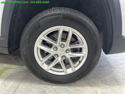 2023 Jeep Grand Cherokee Laredo   - Photo 16 - Bethany, CT 06524